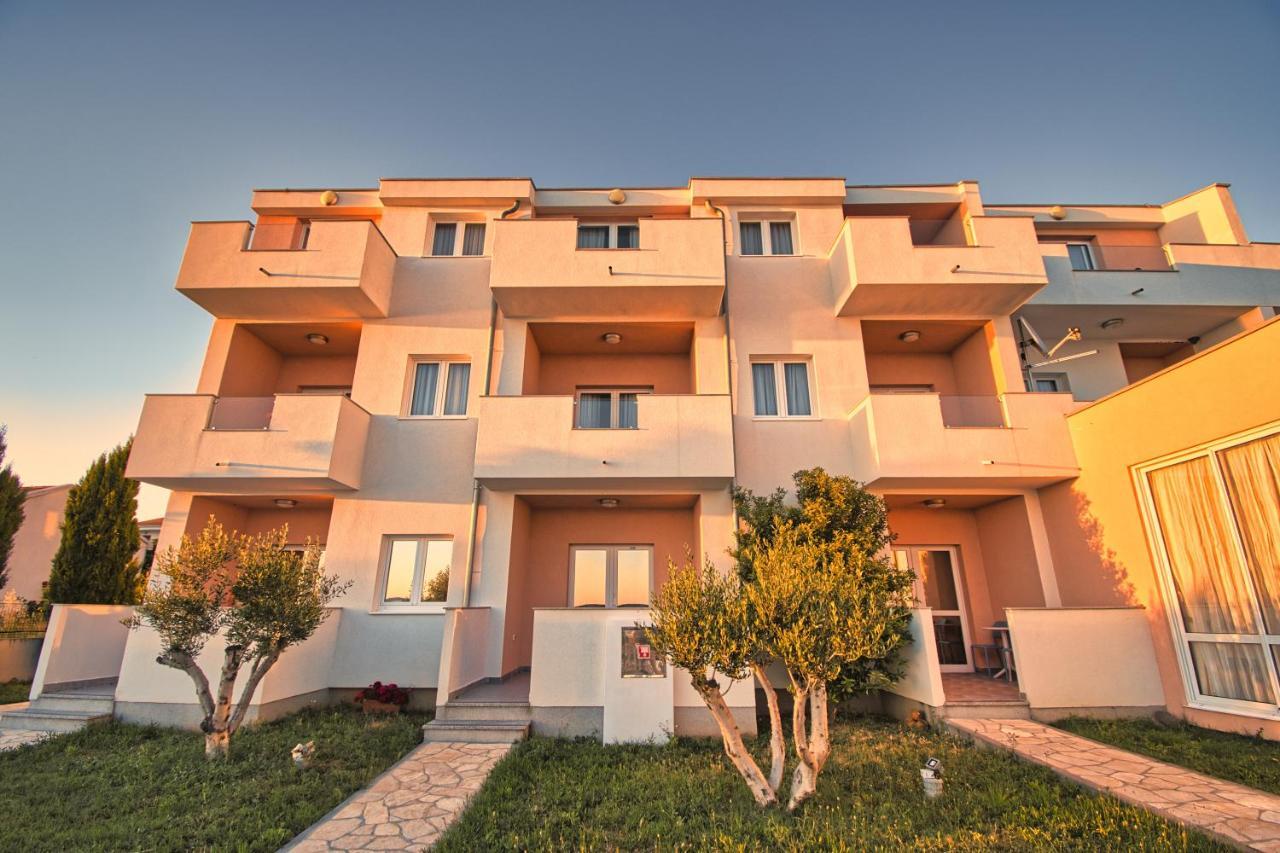 Pension Augustino Miletici Экстерьер фото