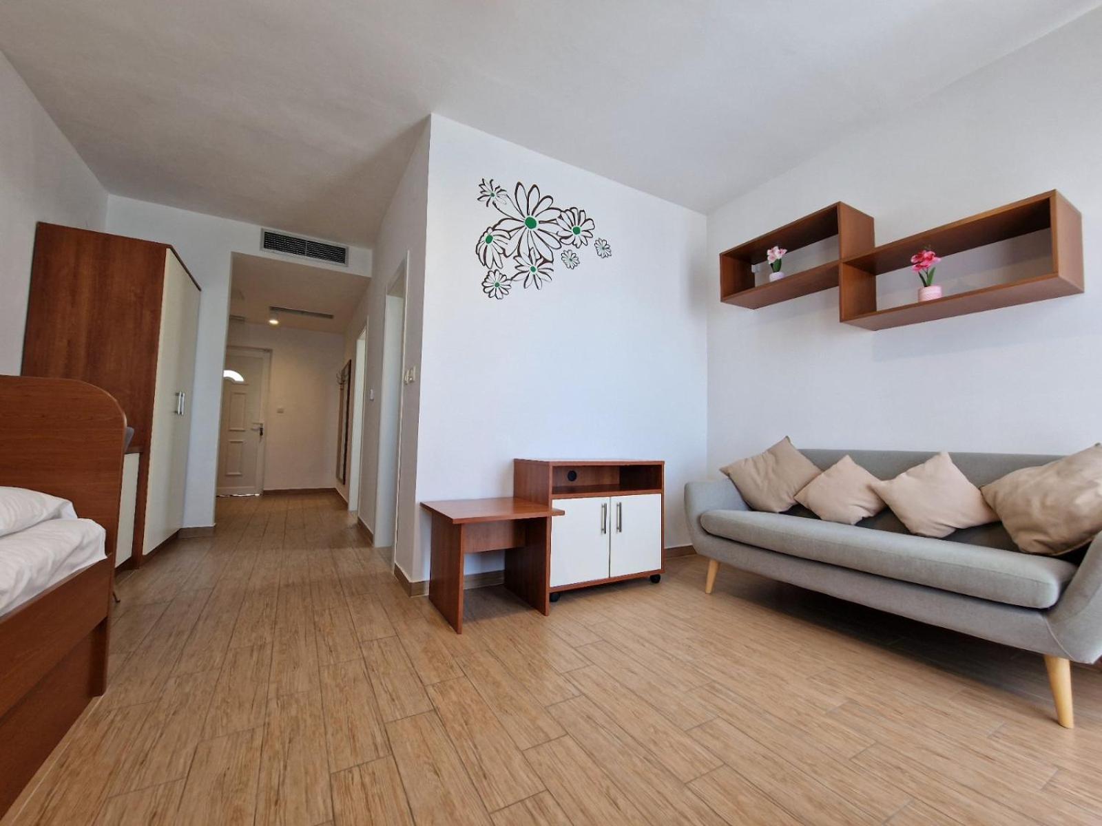 Pension Augustino Miletici Экстерьер фото
