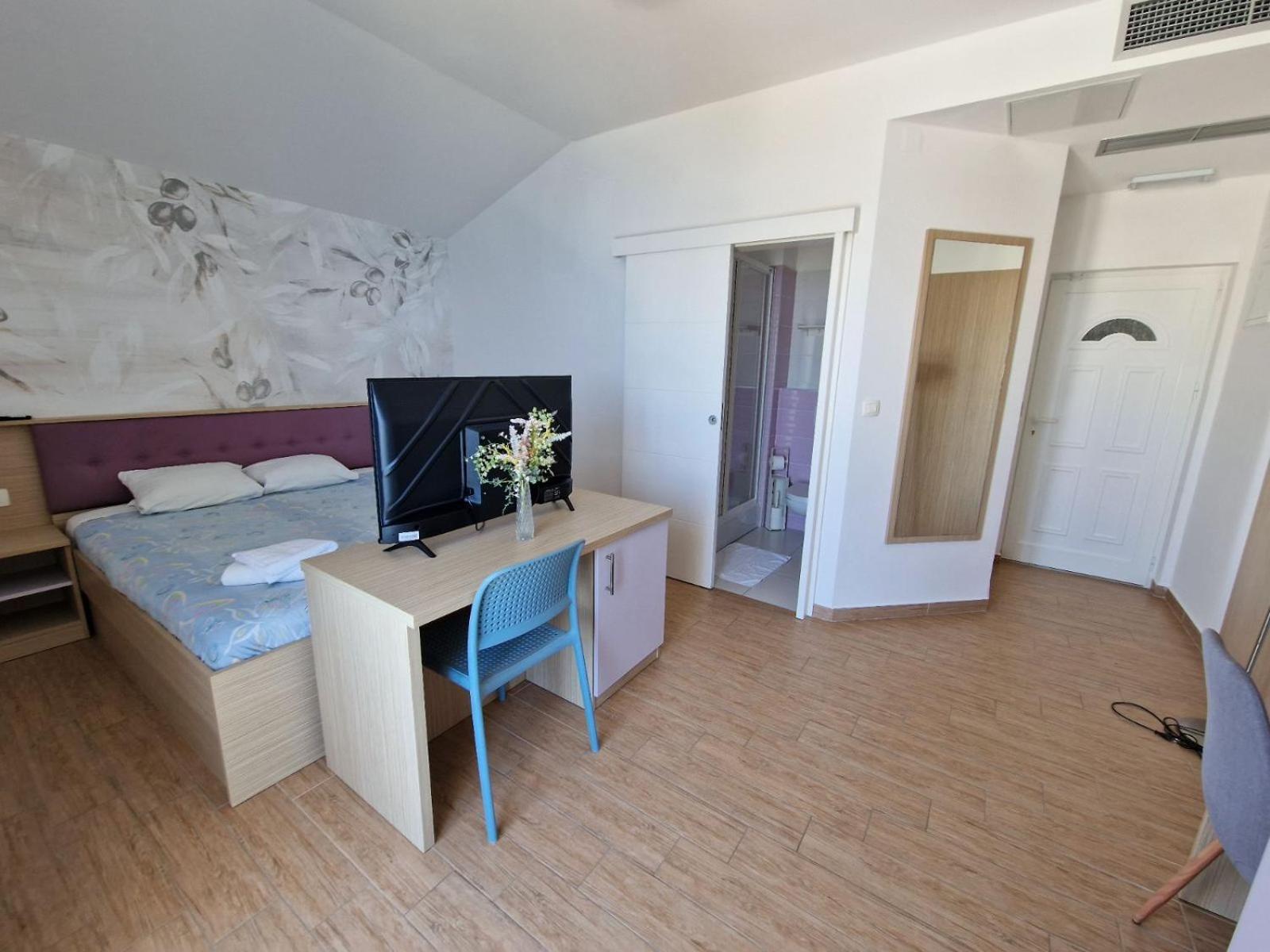 Pension Augustino Miletici Экстерьер фото