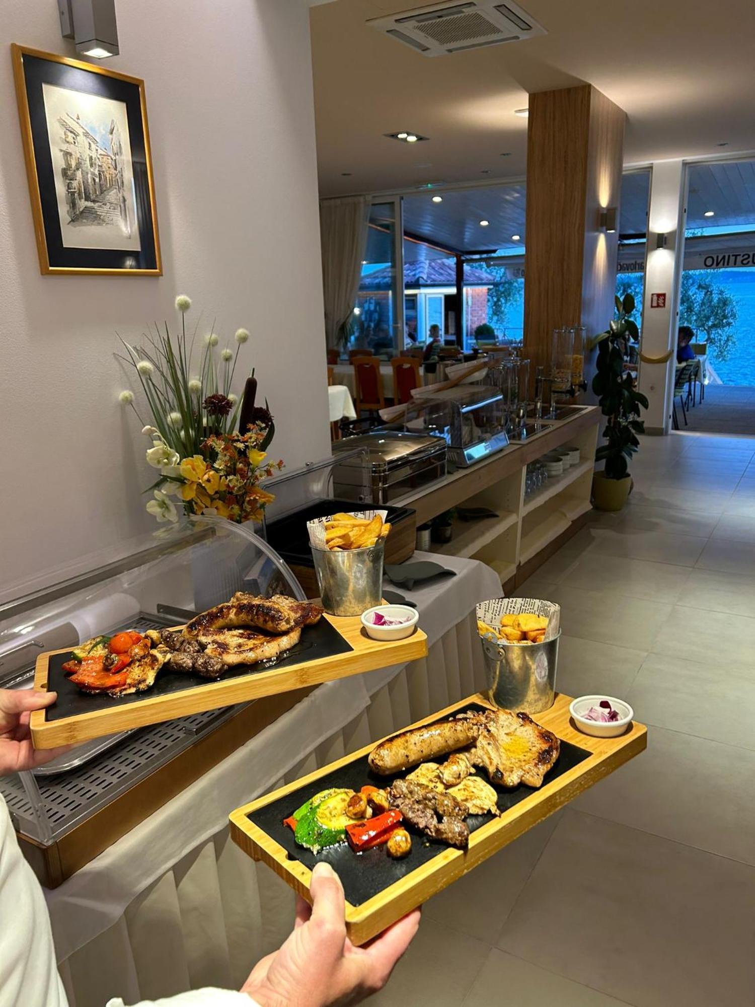 Pension Augustino Miletici Экстерьер фото