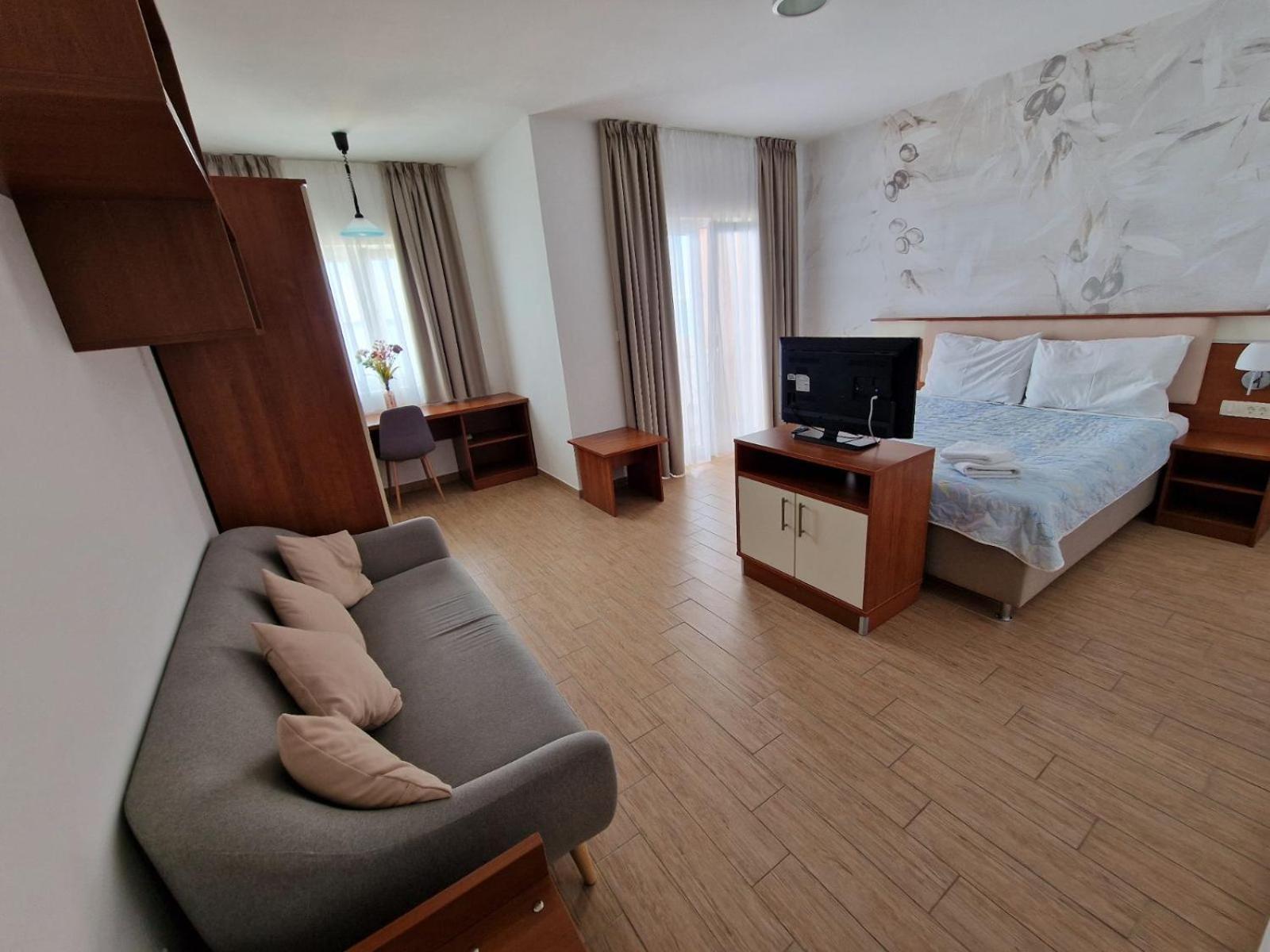 Pension Augustino Miletici Экстерьер фото